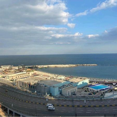 للعائلات فقط The Fardous Apartment Sea View Alexandria Eksteriør bilde