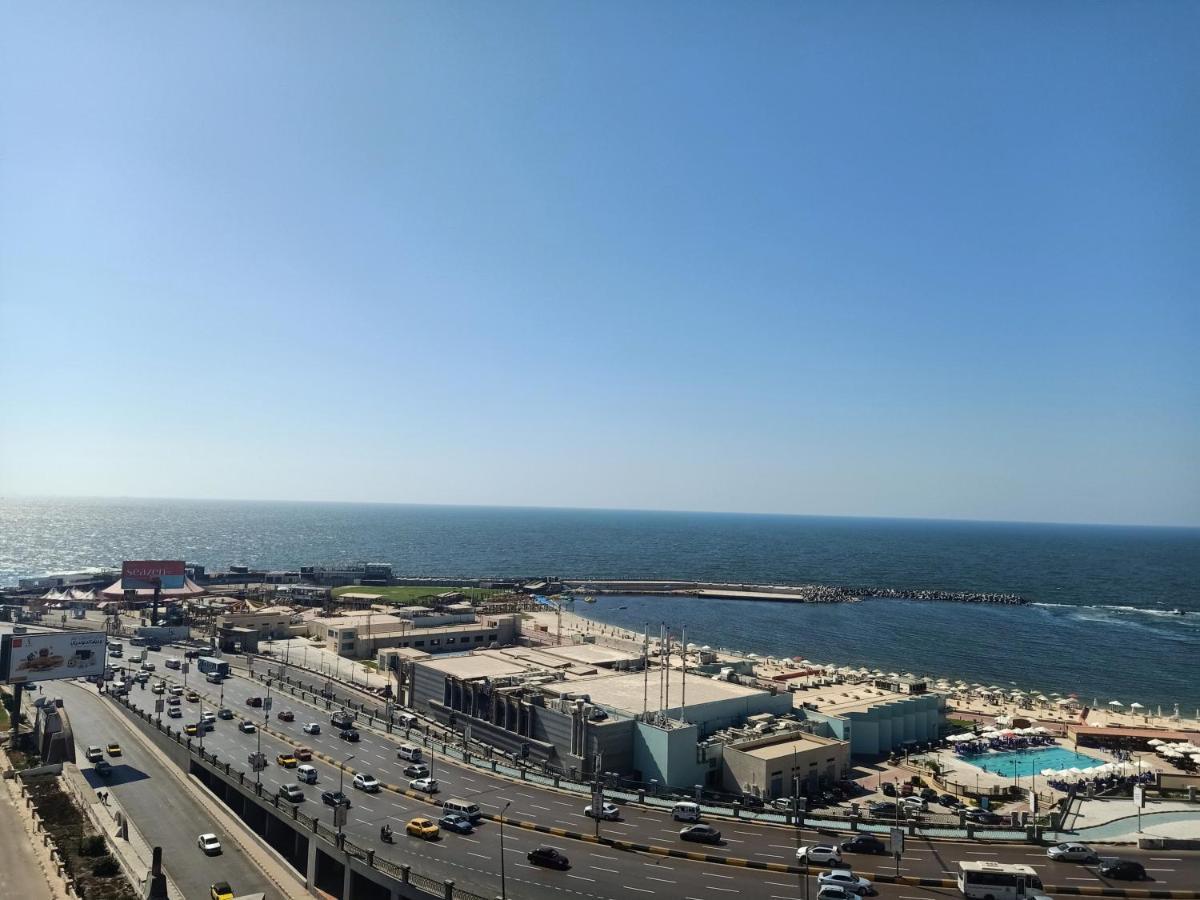 للعائلات فقط The Fardous Apartment Sea View Alexandria Eksteriør bilde